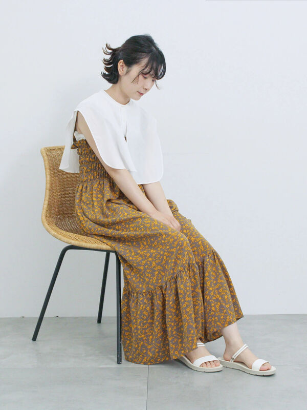 セール】 花柄シャーリングワンピース（オフホワイト/グレー/ブラック