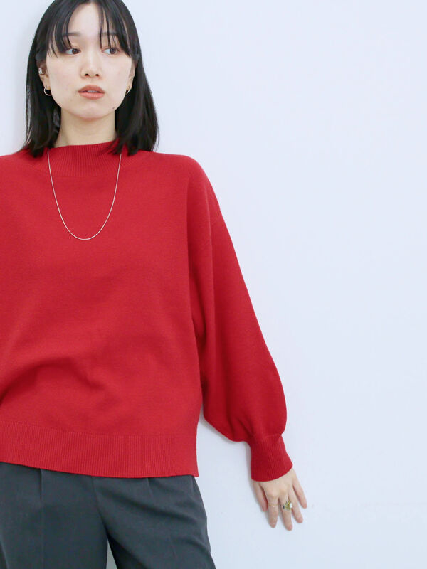 Hug knit】袖ボリュームハイネックプルオーバー（ブラック/レッド