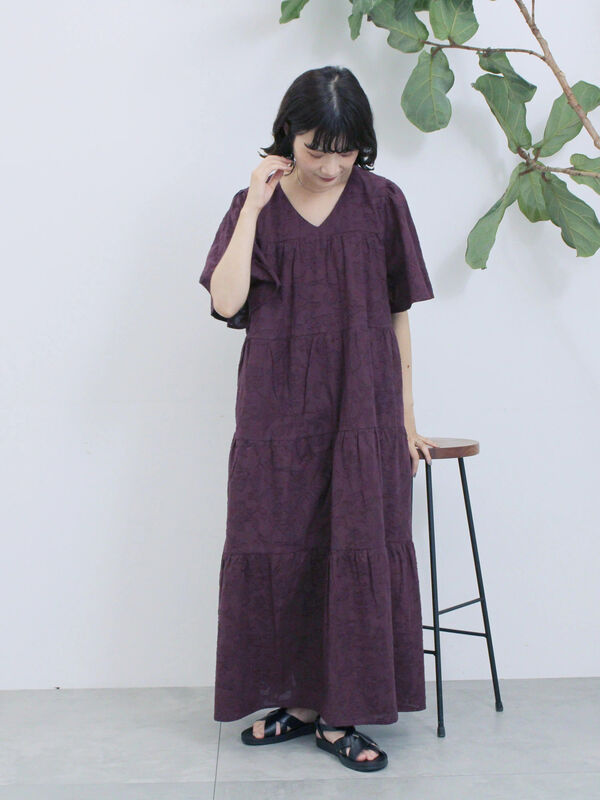 セール】 花ジャガードティアードワンピース（ブラック/ボルドー