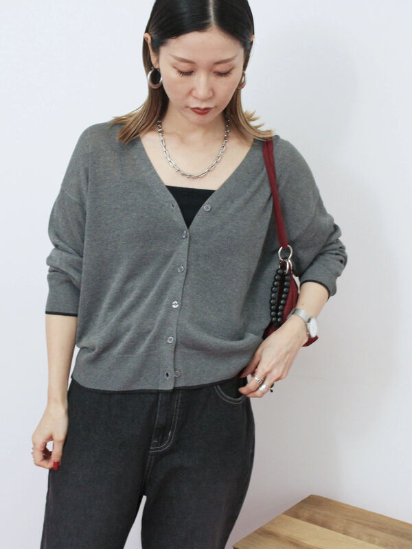 セール】 配色Vネックカーディガン（チャコールグレー/ベージュ/S