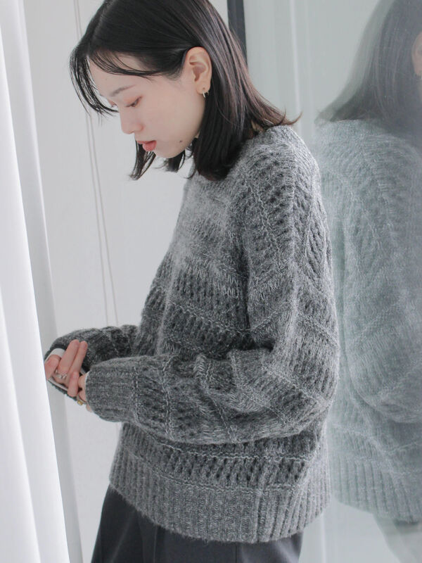 透かし柄ニットプルオーバー（チャコールグレー）｜Samansa Mos2 blue（サマンサモスモス ブルー）通販