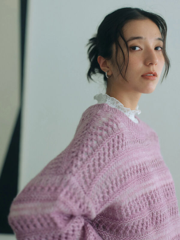 セール】 透かし柄ニットプルオーバー（チャコールグレー/ピンク