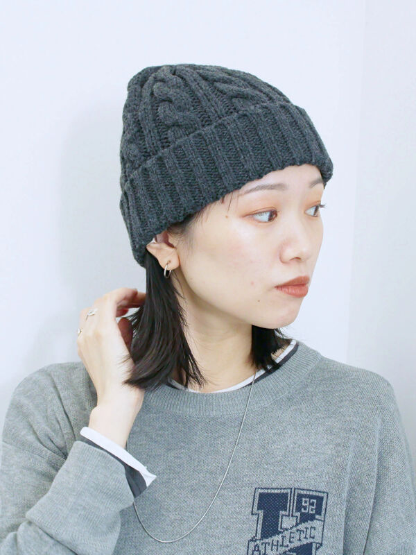 セール】 ケーブルニット帽（チャコールグレー/ブラック/キナリ