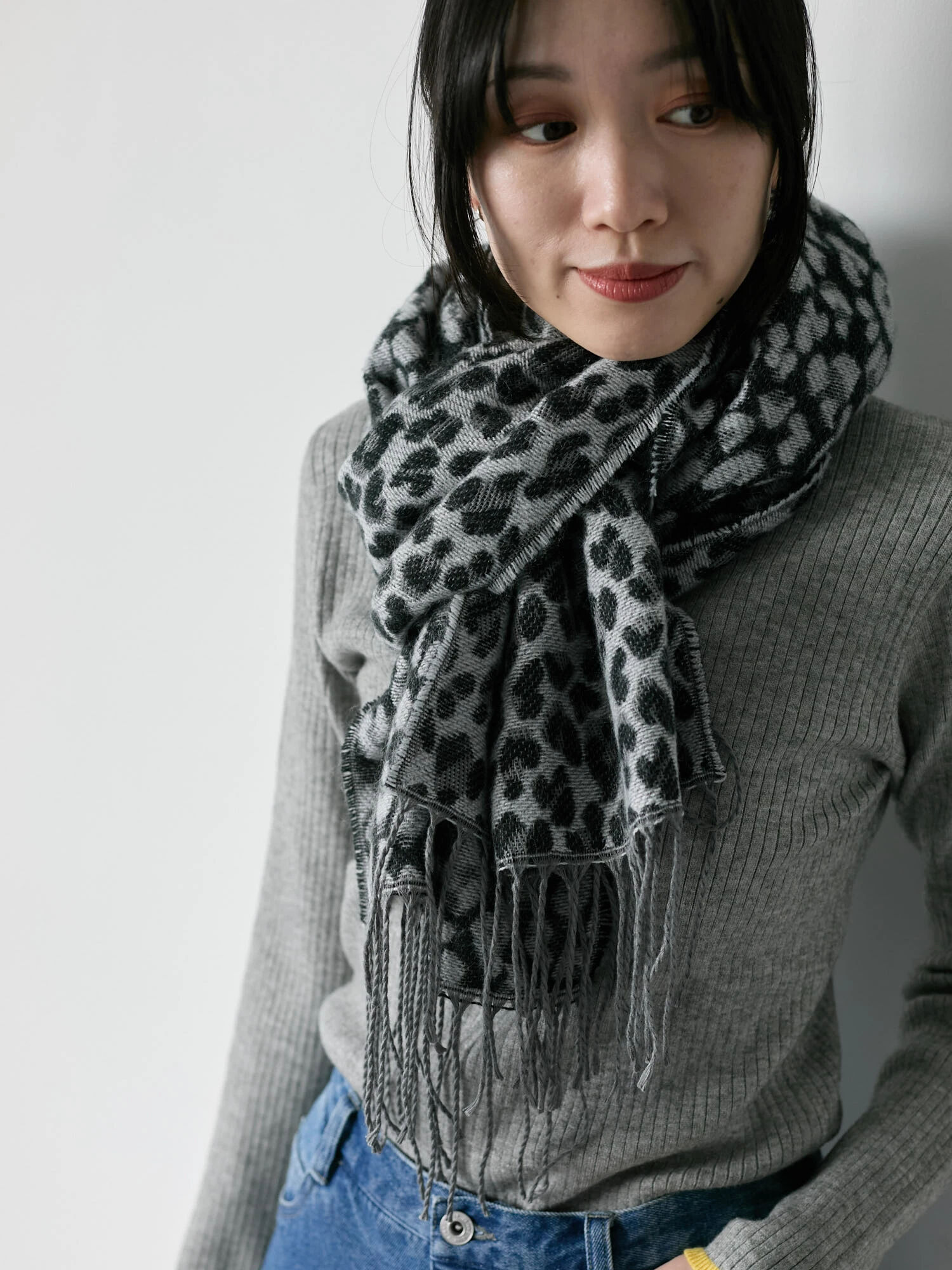 セール】 レオパードマフラー（チャコールグレー/ベージュ