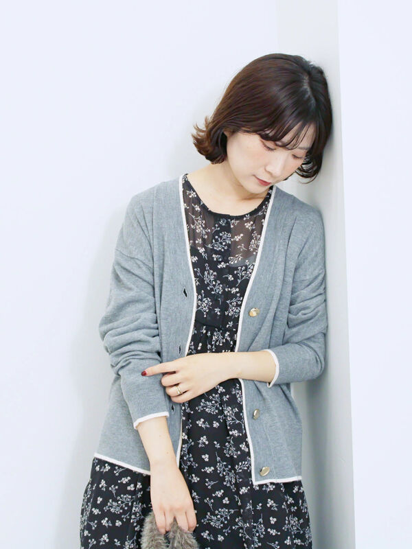 セール】 ◎ラインニットカーディガン（チャコールグレー/キャメル