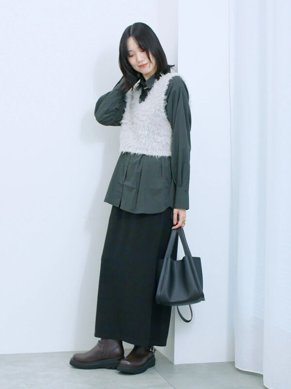 セール】 ◎マットサテンタックシャツ（チャコールグレー/ベージュ