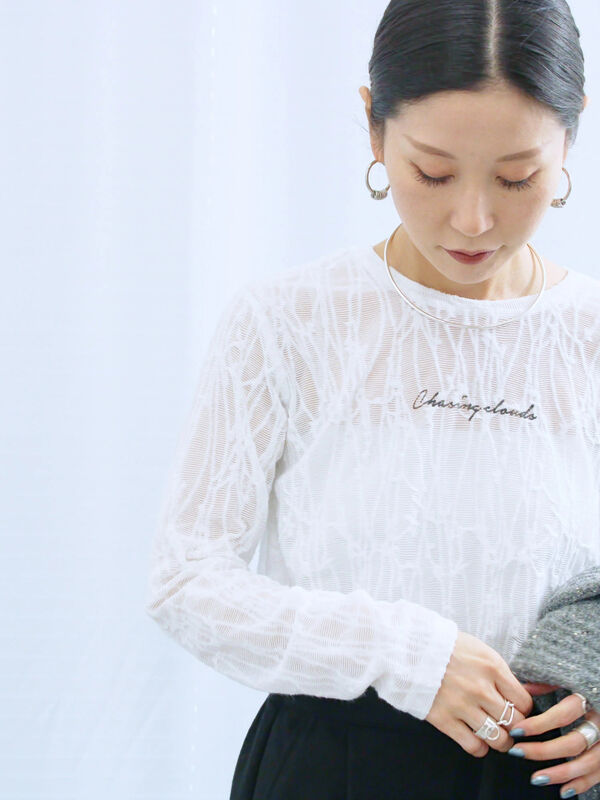 シアージャガードロゴ入りプルオーバー（オフホワイト）｜Samansa Mos2 blue（サマンサモスモス ブルー）通販