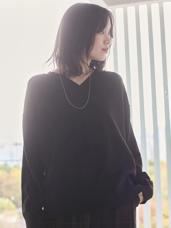 セール】 ◎Vネックニットプルオーバー（ブラック/レッド/ブルー