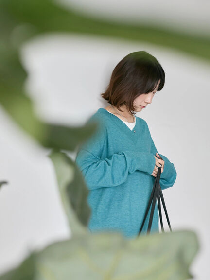 ◎Vネックニットプルオーバー（ブラック/レッド/ブルー/キナリ）｜Samansa Mos2 blue（サマンサモスモス ブルー）通販