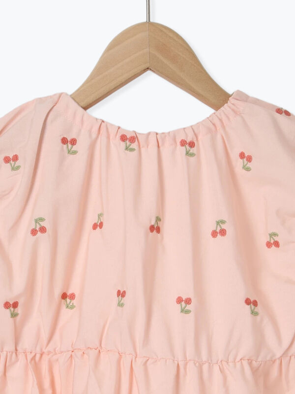 セール】 チェリー刺繍ノースリブラウス（オフホワイト/ピンク