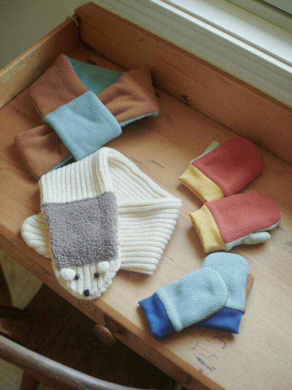 イッカネズミ マフラー マフラー Bring a picnic! イッカネズミ ｜【公式】ポケモンセンター