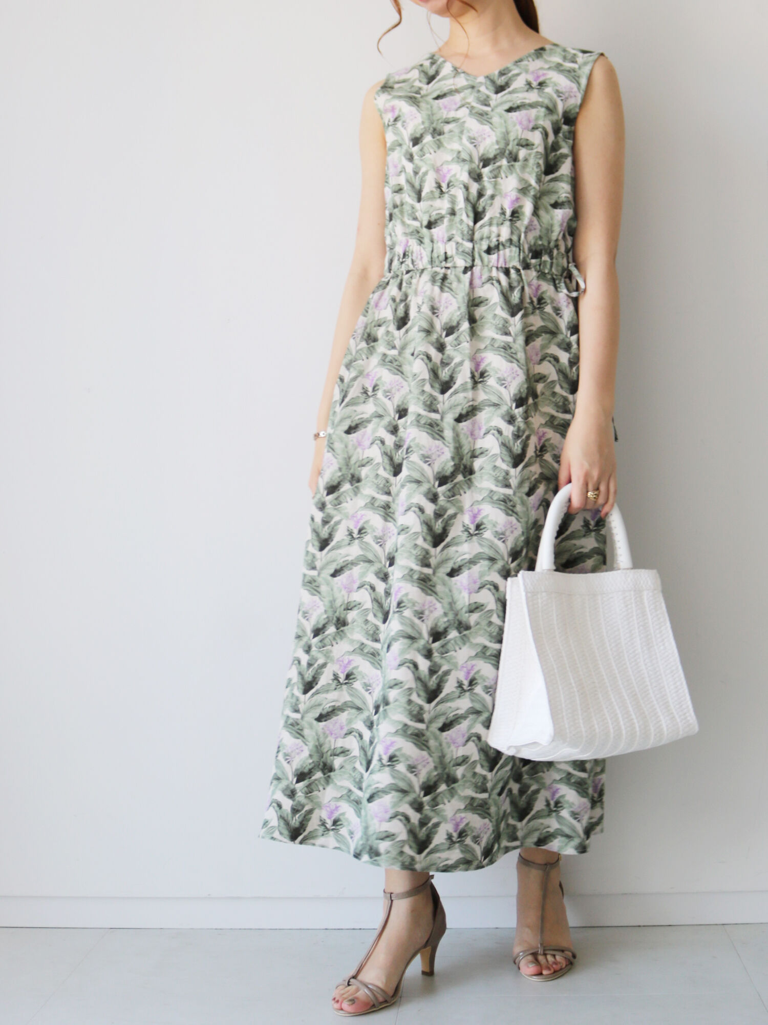 セール ボタニカルプリントロングワンピース ブラック ベージュ ワンピース Te Chichi Classic テチチ クラシック 公式通販