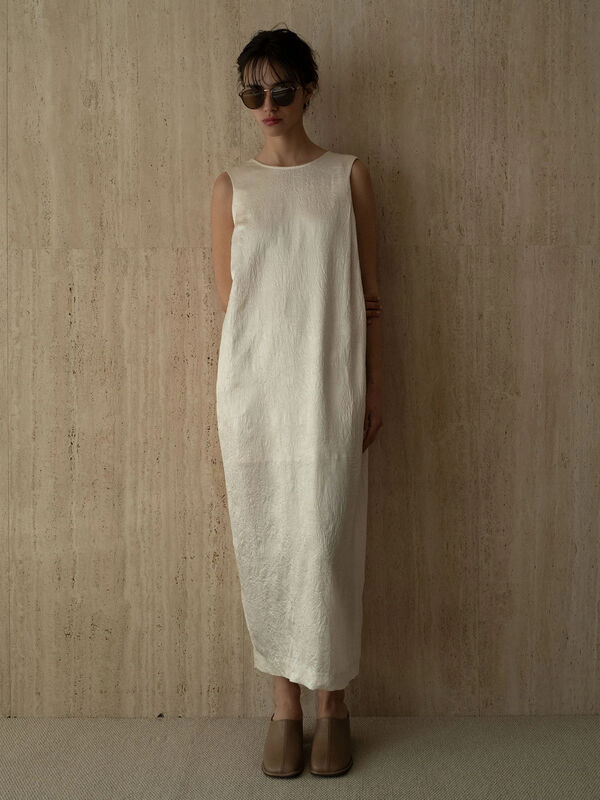 【JAPAN FABRIC】リンクルアセテートサテンワンピース《2025summer catalog item》（オフホワイト）｜Te chichi CLASSIC（テチチ クラシック）通販