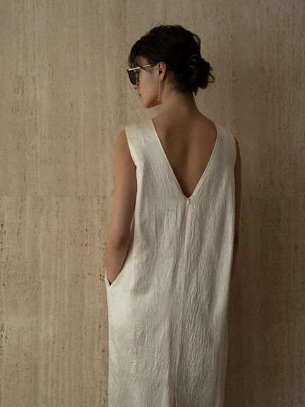 【JAPAN FABRIC】リンクルアセテートサテンワンピース《2025summer catalog item》（オフホワイト）｜Te chichi CLASSIC（テチチ クラシック）通販
