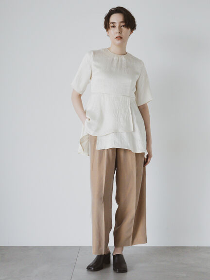 【JAPAN FABRIC】リンクルアセテートサテンペプラムブラウス《2025summer catalog item》（オフホワイト）｜Te chichi CLASSIC（テチチ クラシック）通販