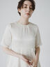 【JAPAN FABRIC】リンクルアセテートサテンペプラムブラウス《2025summer catalog item》（オフホワイト）｜Te chichi CLASSIC（テチチ クラシック）通販
