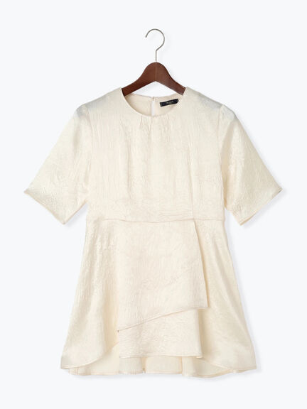 【JAPAN FABRIC】リンクルアセテートサテンペプラムブラウス《2025summer catalog item》（オフホワイト）｜Te chichi CLASSIC（テチチ クラシック）通販