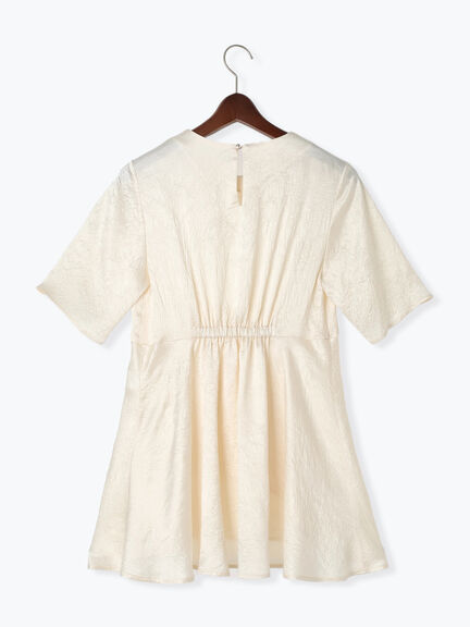 【JAPAN FABRIC】リンクルアセテートサテンペプラムブラウス《2025summer catalog item》（オフホワイト）｜Te chichi CLASSIC（テチチ クラシック）通販