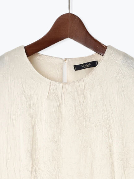 【JAPAN FABRIC】リンクルアセテートサテンペプラムブラウス《2025summer catalog item》（オフホワイト）｜Te chichi CLASSIC（テチチ クラシック）通販