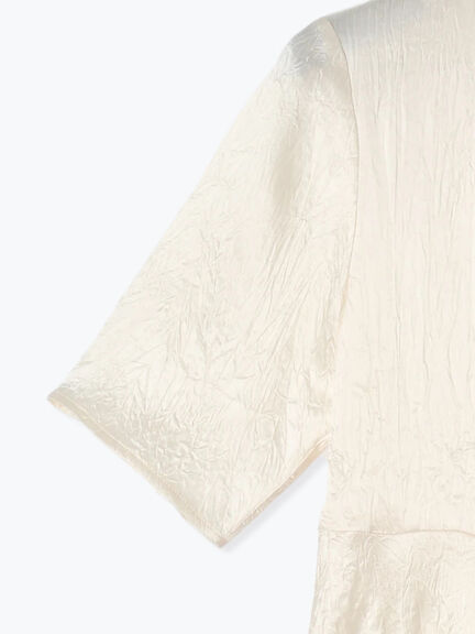 【JAPAN FABRIC】リンクルアセテートサテンペプラムブラウス《2025summer catalog item》（オフホワイト）｜Te chichi CLASSIC（テチチ クラシック）通販