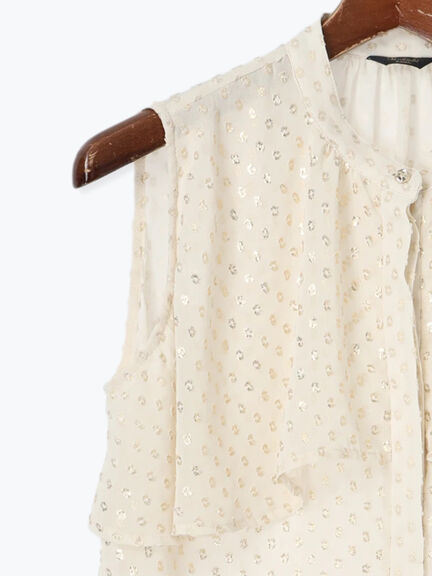 【JAPAN FABRIC】箔ドットジャガードラッフルヨークブラウス《2025summer catalog item》（ベージュ）｜Te chichi CLASSIC（テチチ クラシック）通販
