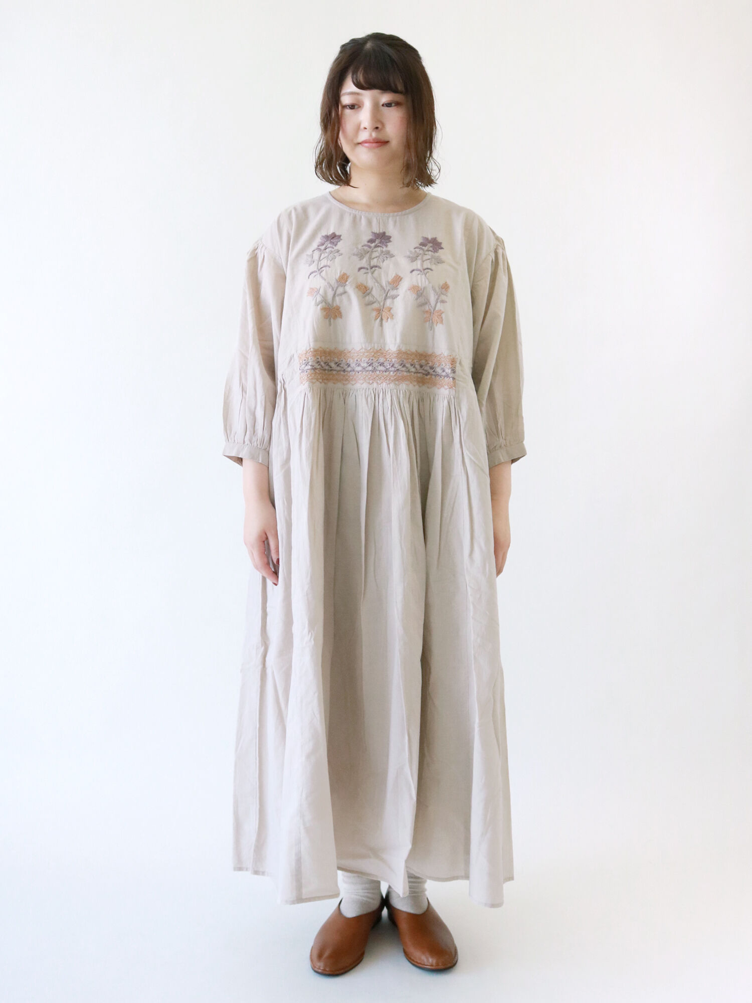 Web限定 ハンド刺繍ワンピース ブラック ボルドー ベージュ ワンピース ワンピース Tsuharu By Samansa Mos2 ツハルバイサマンサモスモス 公式通販