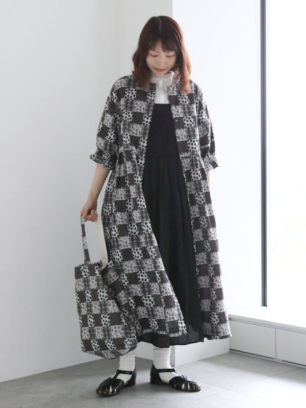 タグ付き 花刺繍切替ワンピース グレー ツハル TSUHARU