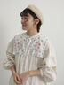 【WEB限定 Sサイズ】刺繍襟付き鉱物顔料染めワンピース（オフホワイト/ピンク/ベージュ）｜TSUHARU by Samansa Mos2（ツハルバイサマンサモスモス）通販