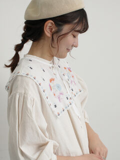 セール】 【WEB限定 Sサイズ】刺繍襟付き鉱物顔料染めワンピース