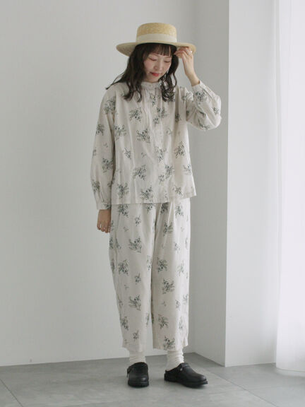 綿麻平織総柄刺繍ブラウス（ブルー/キナリ）｜TSUHARU by Samansa Mos2（ツハルバイサマンサモスモス）通販