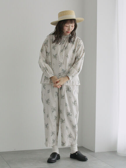 綿麻平織総柄刺繍ブラウス（ブルー/キナリ）｜TSUHARU by Samansa Mos2（ツハルバイサマンサモスモス）通販