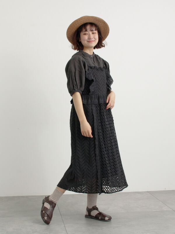 【WEB限定 Sサイズ】オーバーレースキャミワンピース（ブラック）｜TSUHARU by Samansa Mos2（ツハルバイサマンサモスモス）通販