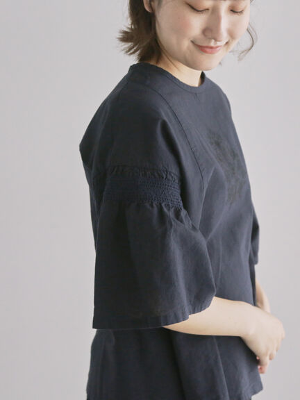 綿麻モチーフ刺繍ブラウス（サックスブルー/ネイビー）｜TSUHARU by Samansa Mos2（ツハルバイサマンサモスモス）通販