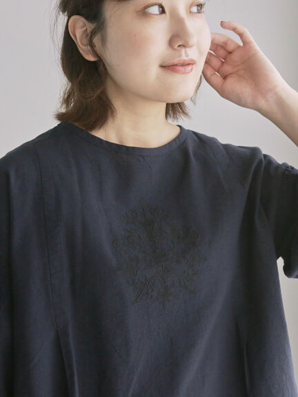綿麻モチーフ刺繍ブラウス（サックスブルー/ネイビー）｜TSUHARU by Samansa Mos2（ツハルバイサマンサモスモス）通販