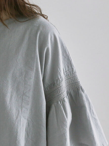 綿麻モチーフ刺繍ブラウス（サックスブルー/ネイビー）｜TSUHARU by Samansa Mos2（ツハルバイサマンサモスモス）通販
