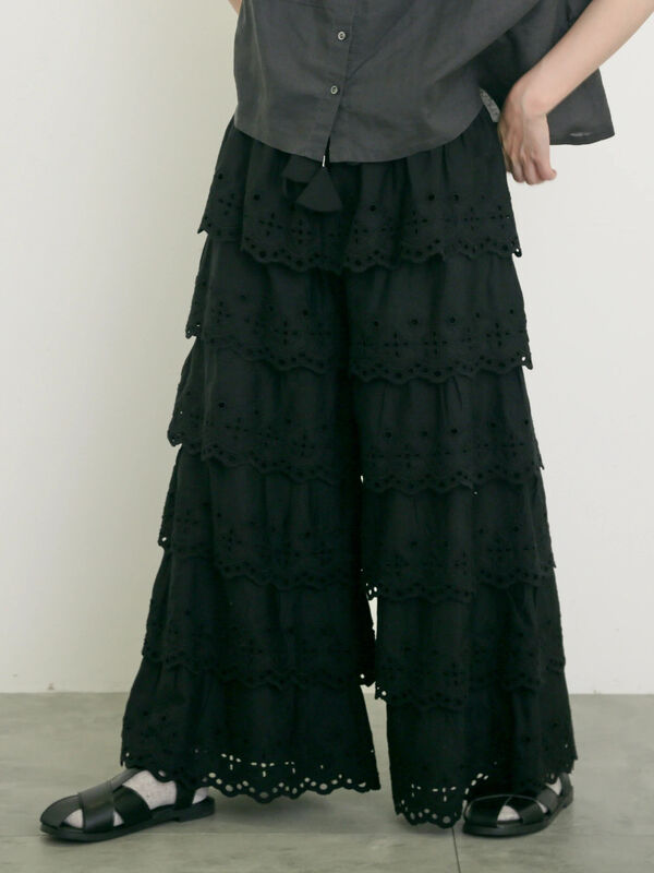 セール】 ティアードスカラップレースパンツ（オフホワイト/ブラック