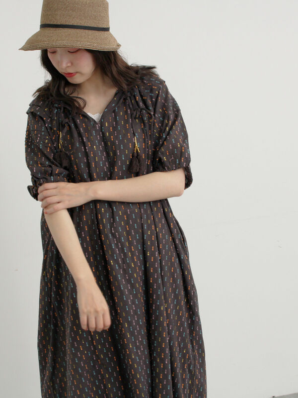 WEB限定 Sサイズ】カラフルドビータッセル付きワンピース