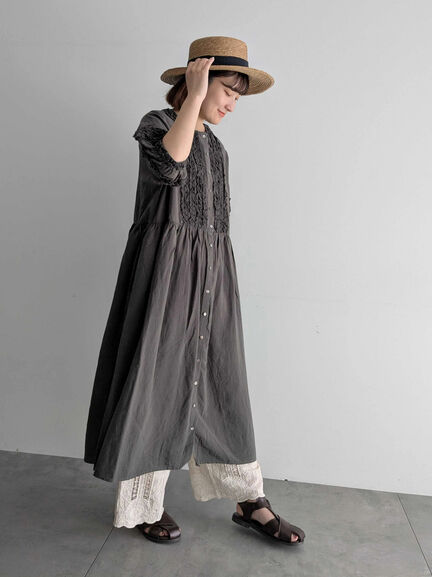 【WEB限定 Sサイズ】【WACLOTH】フリル切替ワンピース（チャコールグレー/ベージュ/グリーン）｜TSUHARU by Samansa Mos2（ツハルバイサマンサモスモス）通販