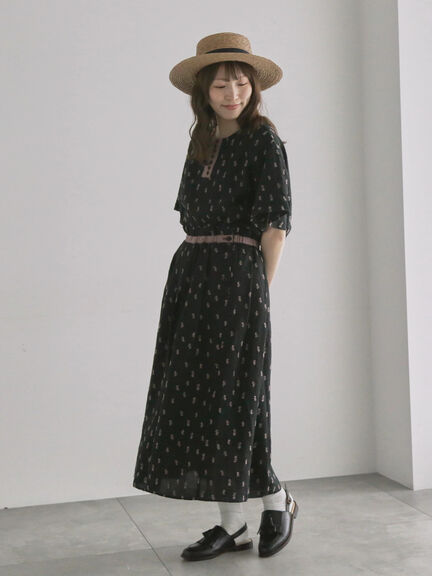 リネン小花柄総刺繍スカート（ブラック/キナリ）｜TSUHARU by Samansa Mos2（ツハルバイサマンサモスモス）通販