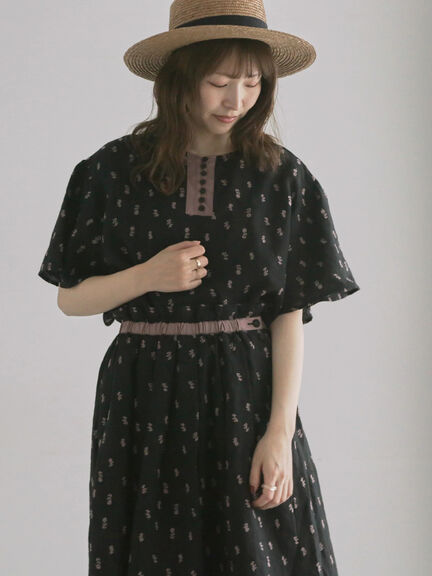 最新人気 リネン小花柄総刺繍ブラウス（ブラック/キナリ/トップス/シャツ シャツ/ブラウス(長袖/七分)