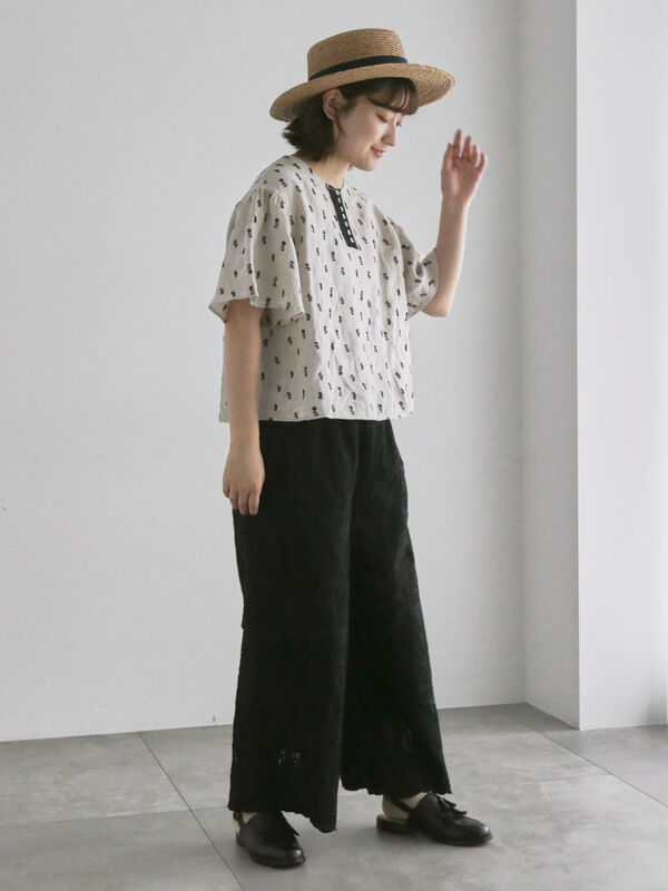 リネン小花柄総刺繍ブラウス（ブラック/キナリ/トップス/シャツ