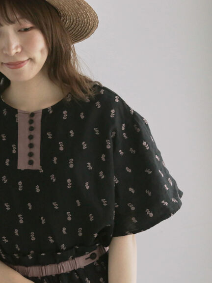 リネン小花柄総刺繍ブラウス（ブラック/キナリ）｜TSUHARU by Samansa Mos2（ツハルバイサマンサモスモス）通販