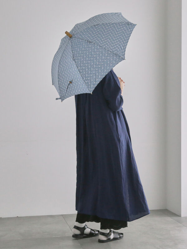 レビュー高評価の商品!の商品をすべて WEB限】三角模様の晴雨兼用日傘（グレー/ベージュ/ブルー/雑貨 アイドル