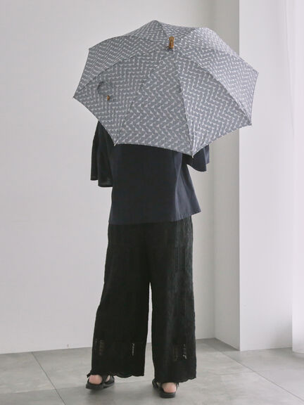 【WEB限】三角模様の晴雨兼用日傘（グレー/ベージュ/ブルー）｜TSUHARU by Samansa Mos2（ツハルバイサマンサモスモス）通販