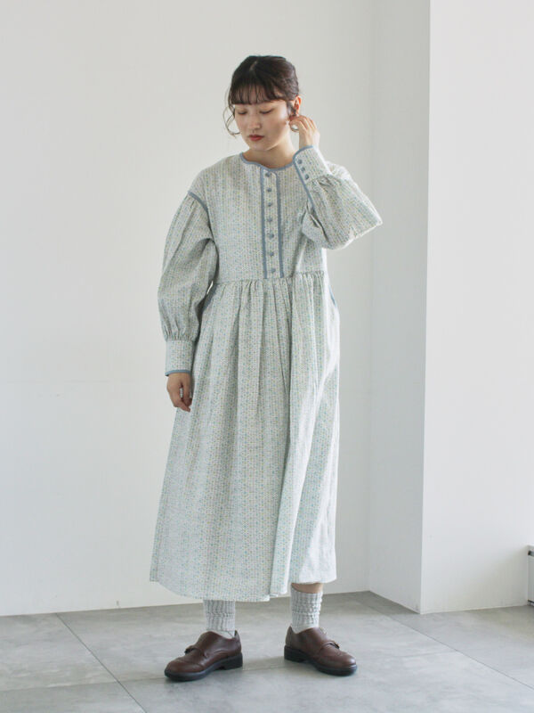 ツハルワンピース　美品　白 LIBERTY】Forest Wave柄パイピングワンピース（オフホワイト