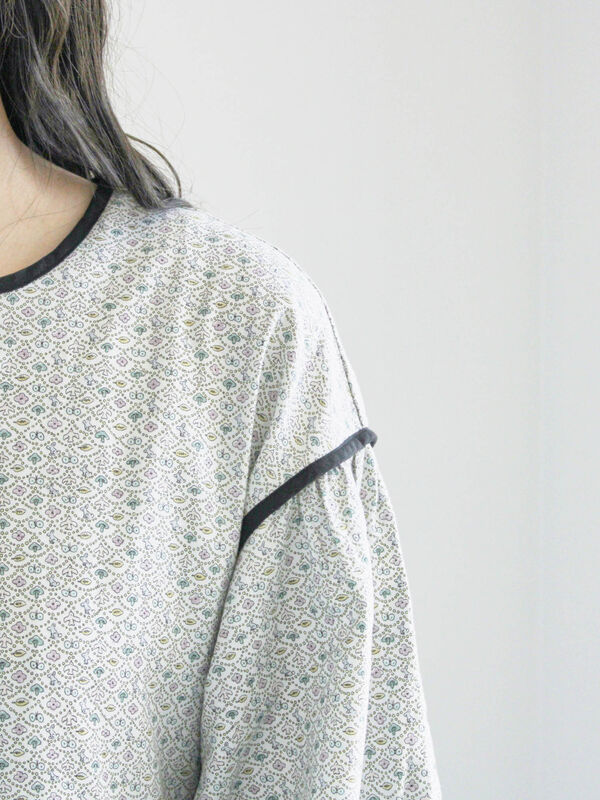 LIBERTY】Forest Wave柄パイピングワンピース（オフホワイト/グレー