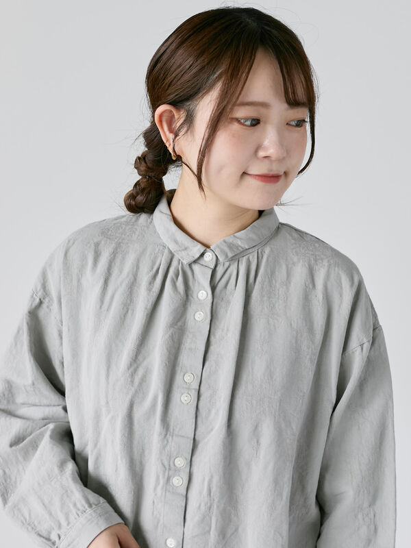 【WEB限定】コットンジャカード製品染めブラウス（グレー）｜TSUHARU by Samansa Mos2（ツハルバイサマンサモスモス）通販
