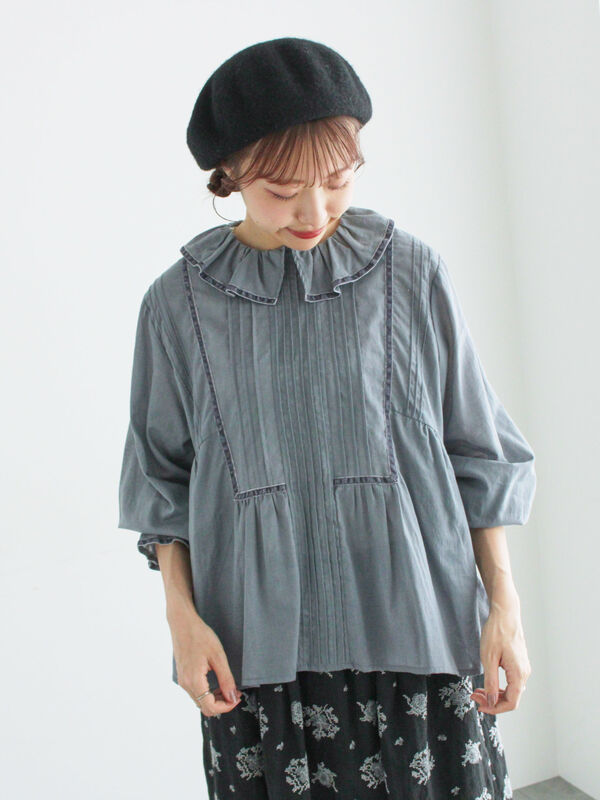 美品✨アルベロベロ ブタさん シアー ブラウス シャッツ 中世 カーキ ボタン セール】 ベロアテープ切替シアーブラウス（ブラック/ブルー/キナリ