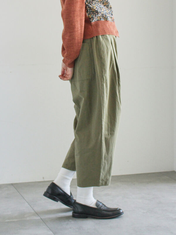 天日干し風加工】タックギャザーパンツ（チャコールグレー/ベージュ