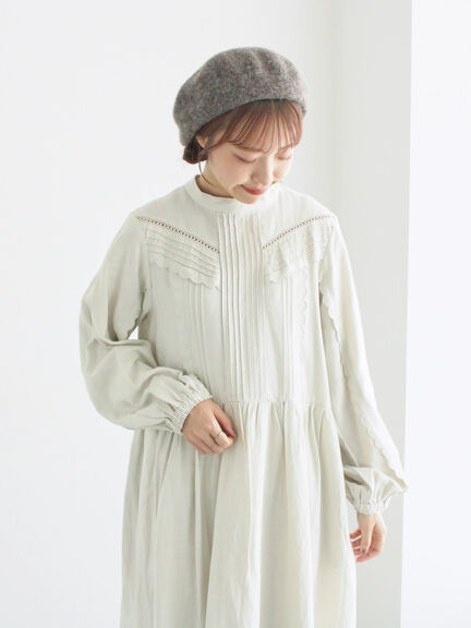 【WEB限定 Sサイズ】アンティーク風ブローチ付きワンピース（チャコールグレー/ベージュ/イエロー）｜TSUHARU by Samansa Mos2（ツハルバイサマンサモスモス）通販